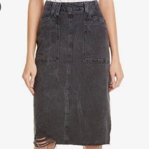 ✨ Free People Black Denim Skirt ✨